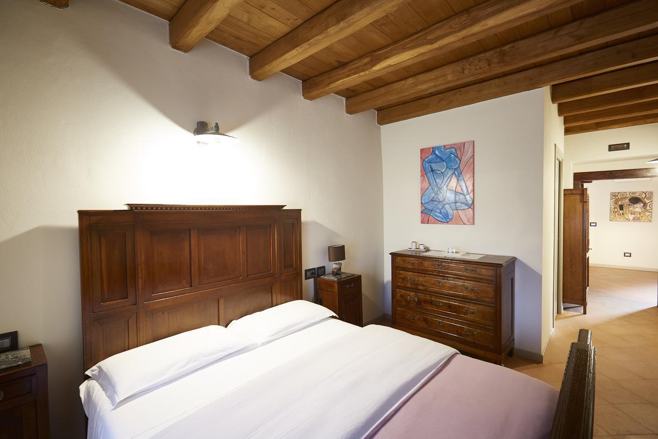 Bed and Breakfast Palazzo Eleonora Monasterolo del Castello Exterior foto
